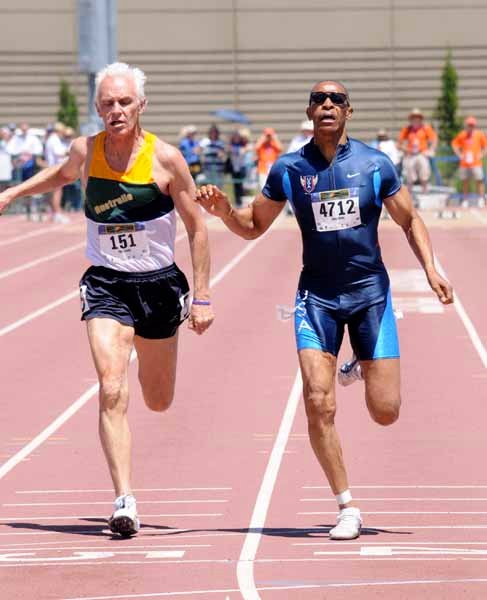Peter (left) battles Stan Whitley at 2011 Sacto worlds.